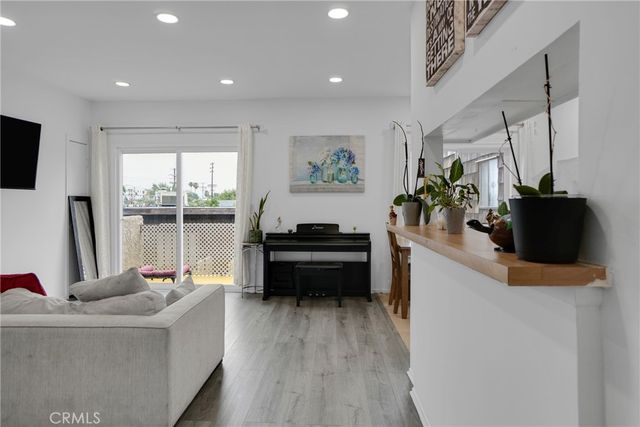 15516 Nordhoff Street 217, North Hills, CA 91343