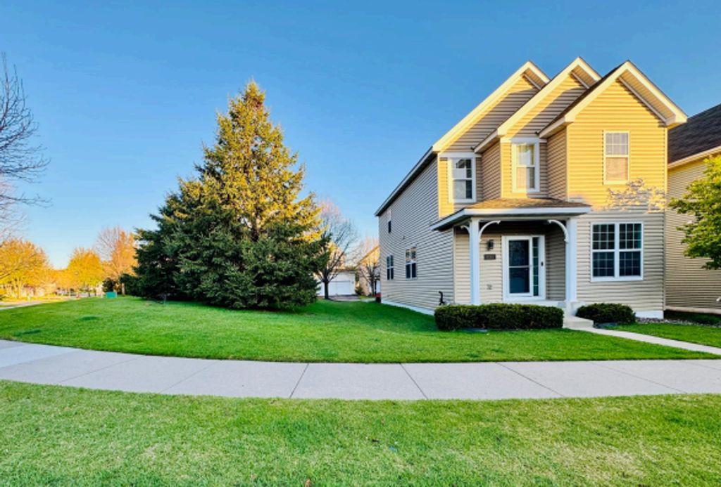 10165 Indigo Drive, Eden Prairie, MN 55347