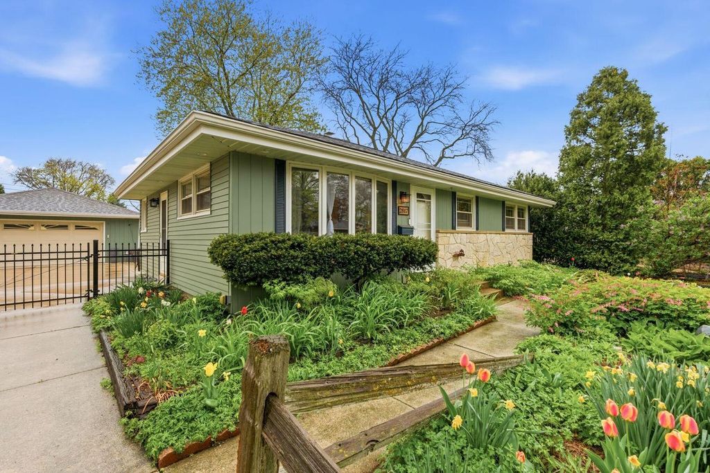 2817 103rd STREET, West Allis, WI 53227