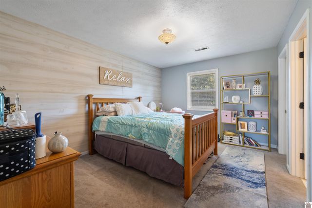 104 Fairview Drive, Mayfield, KY 42066