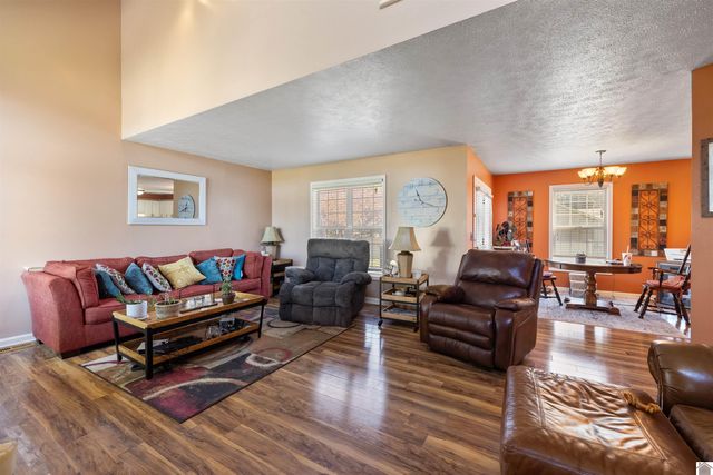 104 Fairview Drive, Mayfield, KY 42066