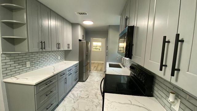 1016 Keith Drive, Hurst, TX 76053