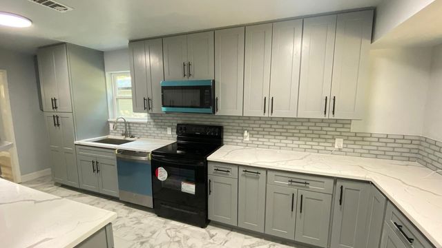 1016 Keith Drive, Hurst, TX 76053
