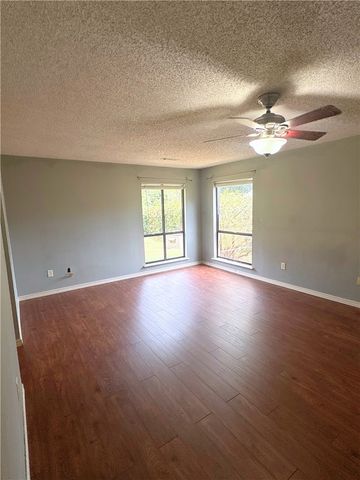 2642 Golden Oaks Drive, Fayetteville, AR 72703