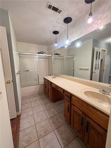 2642 Golden Oaks Drive, Fayetteville, AR 72703