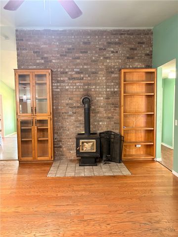 2642 Golden Oaks Drive, Fayetteville, AR 72703