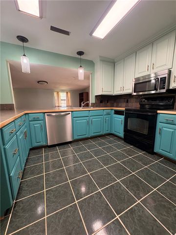 2642 Golden Oaks Drive, Fayetteville, AR 72703