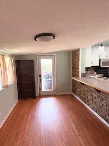 2642 Golden Oaks Drive, Fayetteville, AR 72703