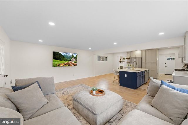 3804 RICHARDSON PL, Fairfax, VA 22030