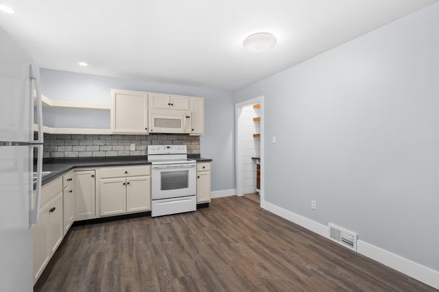 984 Miller Road, Gun Plain Twp, MI 49080
