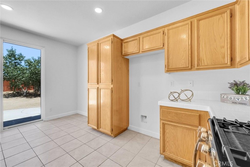 Image 10 of property listing at 13584 Kitty Hawk, Victorville, CA 92392