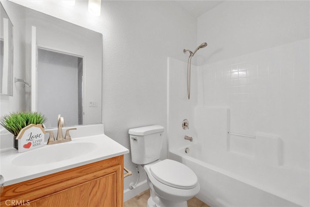 Image 24 of property listing at 13584 Kitty Hawk, Victorville, CA 92392