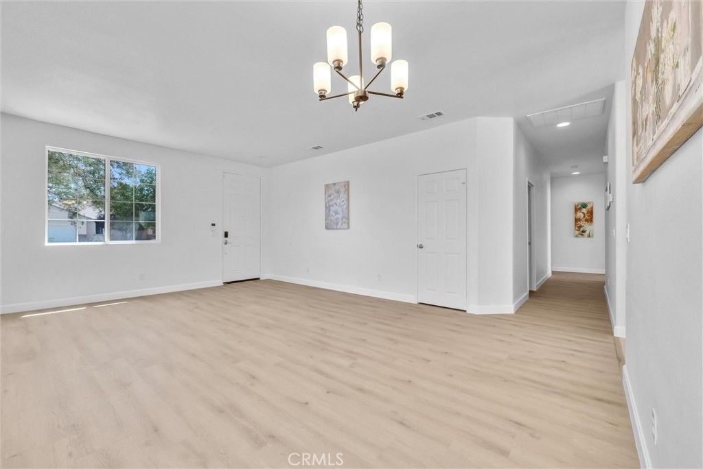 Image 4 of property listing at 13584 Kitty Hawk, Victorville, CA 92392
