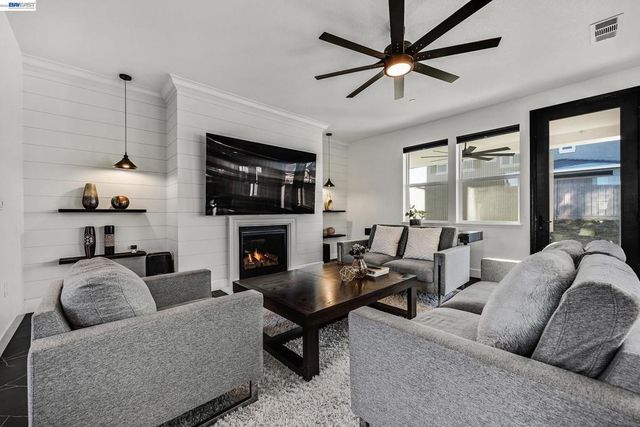 259 Eagle Nest Dr, Oakley, CA 94561