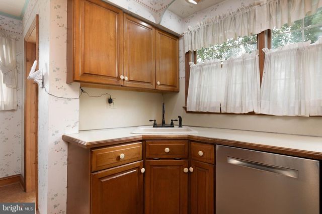 615 HAWKS BRIDGE ROAD, Carneys Point, NJ 08069