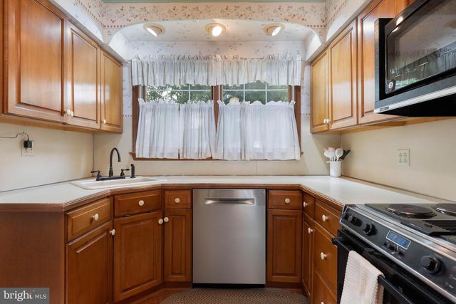 615 HAWKS BRIDGE ROAD, Carneys Point, NJ 08069