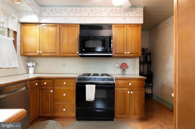 615 HAWKS BRIDGE ROAD, Carneys Point, NJ 08069