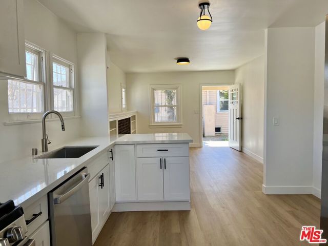 3009 Dalton Avenue, Los Angeles, CA 90018