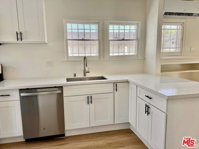 3009 Dalton Avenue, Los Angeles, CA 90018