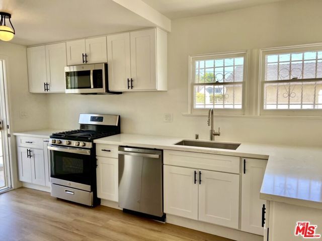 3009 Dalton Avenue, Los Angeles, CA 90018