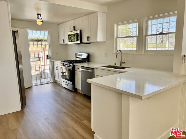 3009 Dalton Avenue, Los Angeles, CA 90018