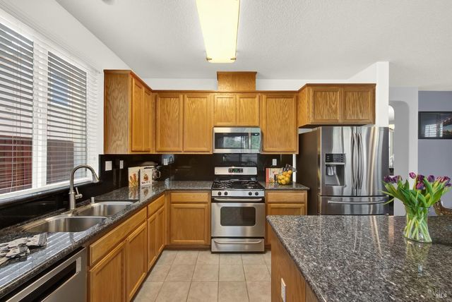 652 Greentree Cir, Fairfield, CA 94534