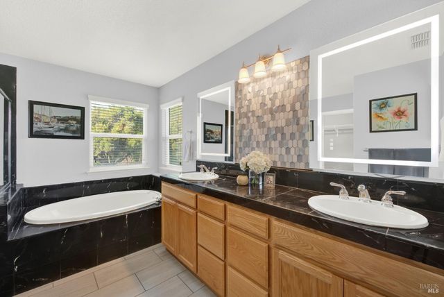 652 Greentree Cir, Fairfield, CA 94534