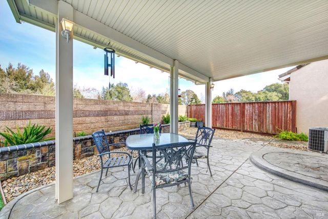 652 Greentree Cir, Fairfield, CA 94534