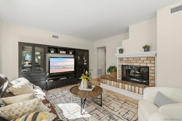 7386 Juncus, San Diego, CA 92129