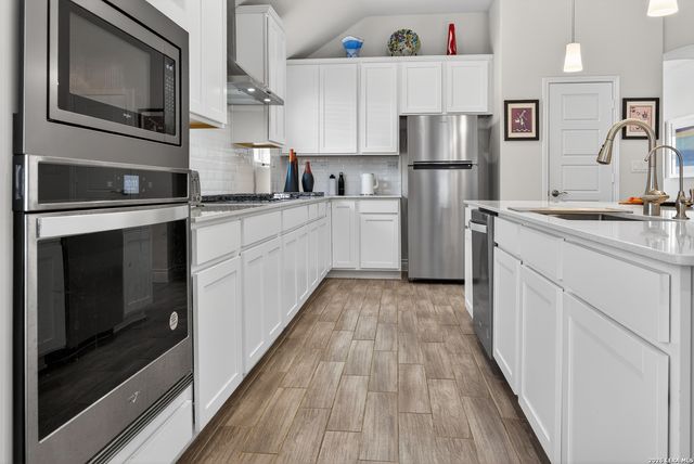 469 Rosemellow St, New Braunfels, TX 78132