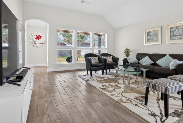 469 Rosemellow St, New Braunfels, TX 78132