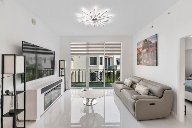 510 NW 84th Avenue 642, Plantation, FL 33324