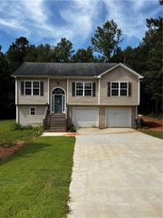 142 Longstreet Circle, Oxford, GA 30054