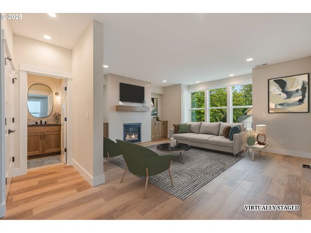 460 Se Haddock Ln, Hillsboro, OR 97123