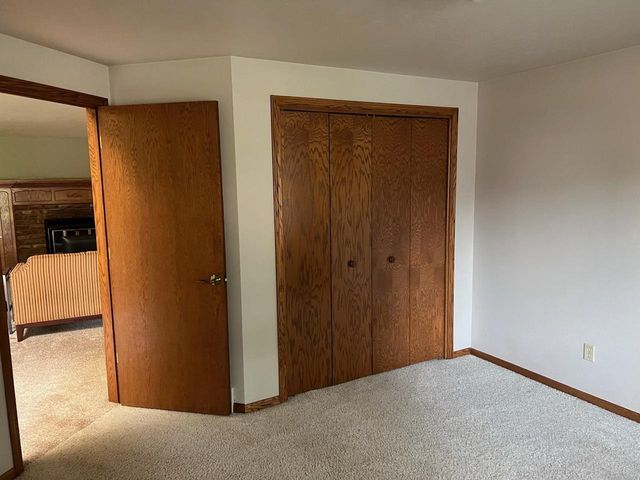 2151 WOODCREST DRIVE, Green Bay, WI 54304