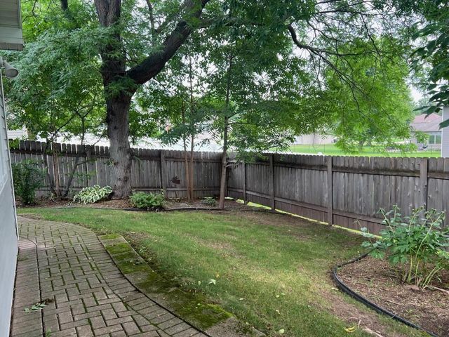 2151 WOODCREST DRIVE, Green Bay, WI 54304