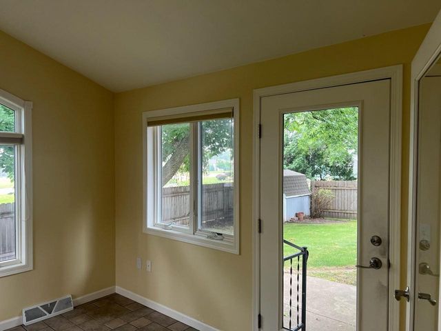 2151 WOODCREST DRIVE, Green Bay, WI 54304