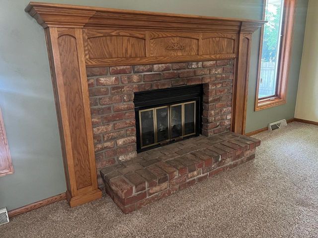 2151 WOODCREST DRIVE, Green Bay, WI 54304