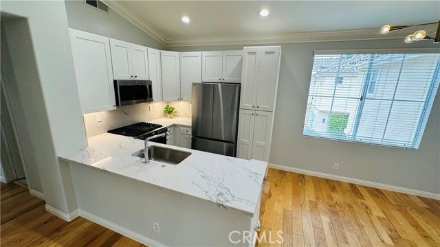 802 Marinella Aisle, Irvine, CA 92606