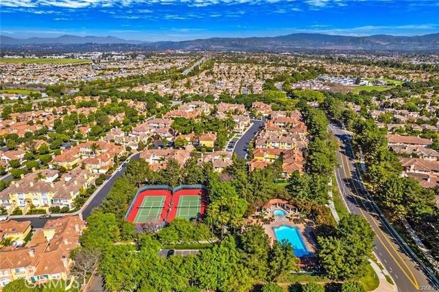 802 Marinella Aisle, Irvine, CA 92606