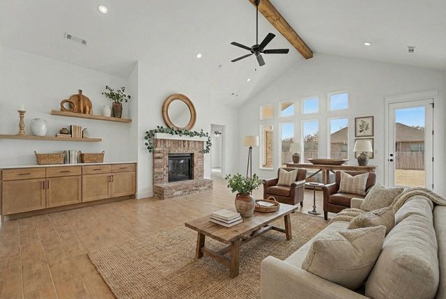 316 W Seminole Street, Strafford, MO 65757