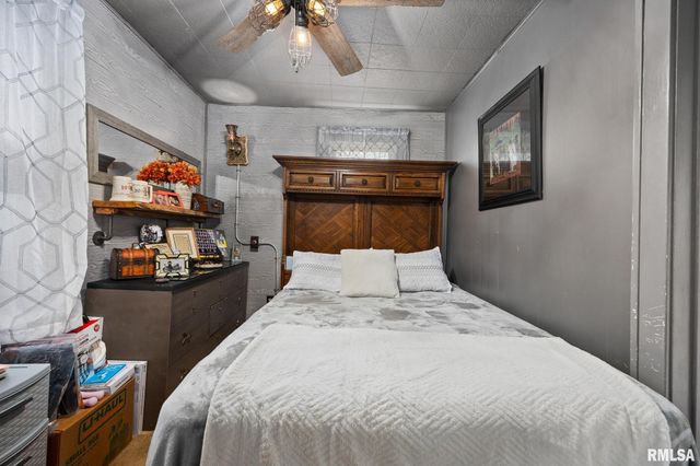 1414 BLACK Street, Pekin, IL 61554