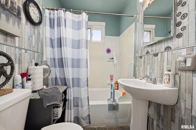 1414 BLACK Street, Pekin, IL 61554