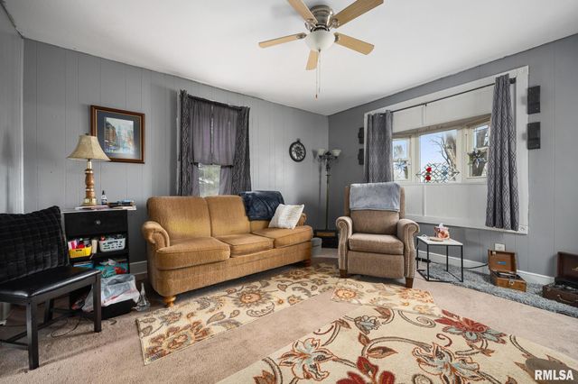 1414 BLACK Street, Pekin, IL 61554