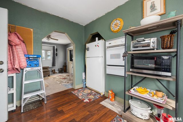 1414 BLACK Street, Pekin, IL 61554