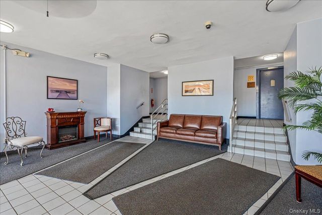 100 S. Ocean Avenue 2B, Freeport, NY 11520