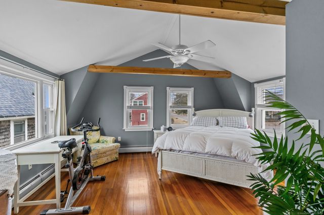 76 New Shore Road, Waterford, CT 06385