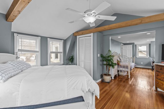 76 New Shore Road, Waterford, CT 06385