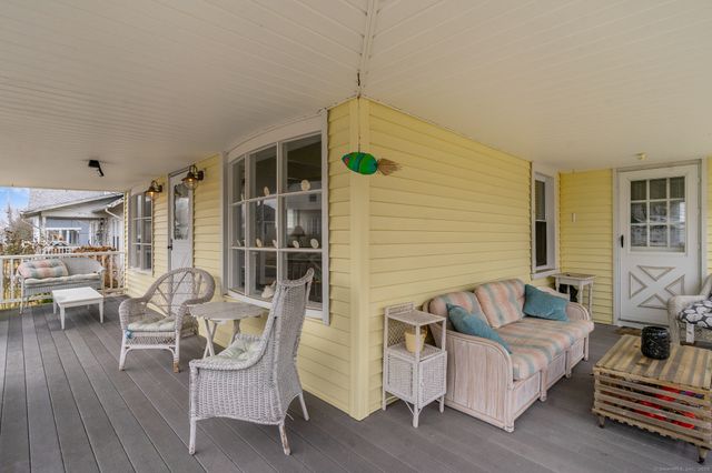 76 New Shore Road, Waterford, CT 06385