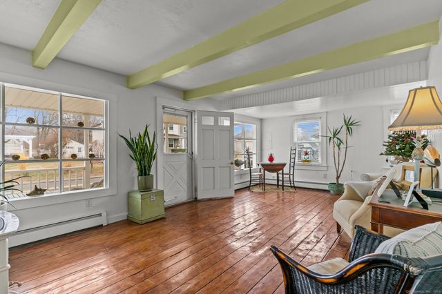 76 New Shore Road, Waterford, CT 06385